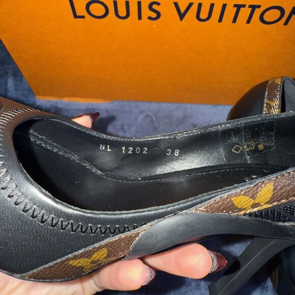 NIB Louis Vuitton Archlight Pump Monogram Stiletto Heel Pointed Toe 38 (US 8) - Picture 9 of 14